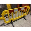 Gate barrier geel