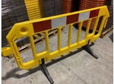 Gate barrier geel