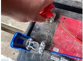 Batterijborn quick release rood positief