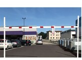 Hoogtebeperking 9 x 3 m  H  wit rood C29 beton